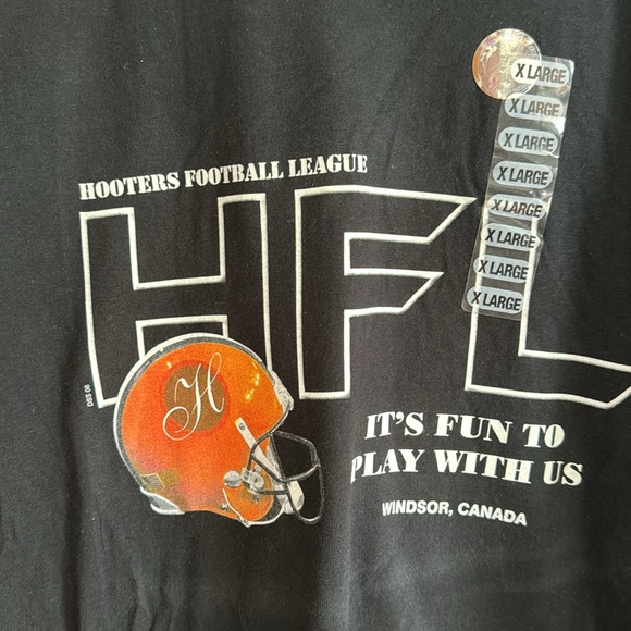 Vintage Hooters Football T-Shirt / XL / 2006 / New - Picture 4 of 8